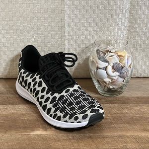 Athletic Snow Leopard Women’s Sneakers size 10